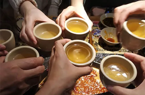 Ganbei (Bottoms up) - Chinese Drinking Culture 