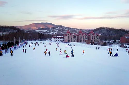 Xinjiang Ski and City Highlights Tour  