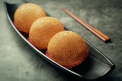 Fried sesame balls