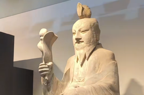 Changyang Celestial Lord’s White Marble Statue