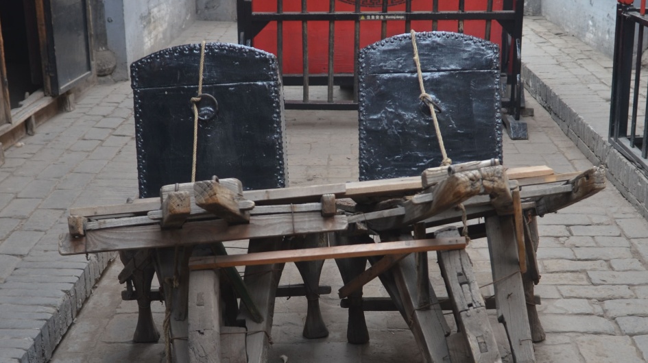  Biaoche (Escort Carriage), a transport vehicle used by ancient Chinese armed escorts (biaoshi) to transport money and valuables.